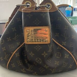 Louis Vuitton shoulder bag